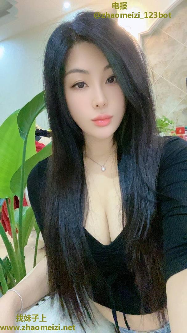 爆汁豪乳红臀小姨子