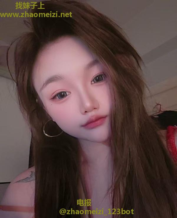 娇媚猫女孩春节在