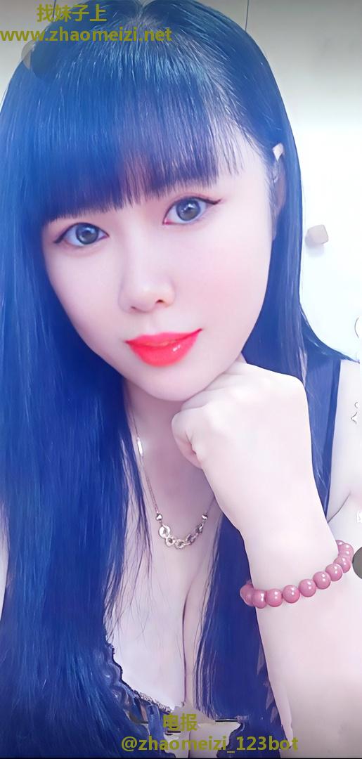 浦东留守大奶少妇