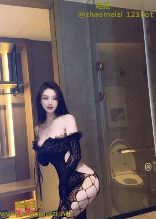 南城车模身材铭铭