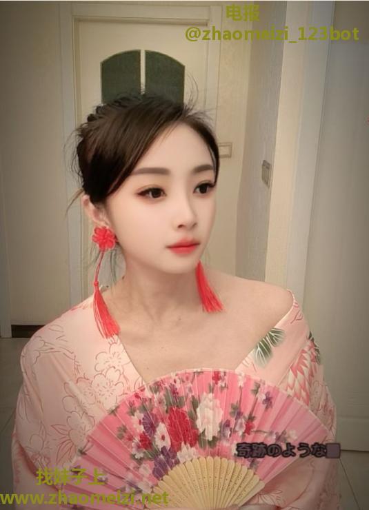 春节不打烊小姐姐