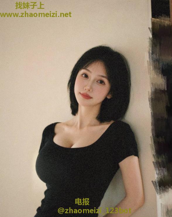 一线天翘臀颜值老师