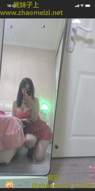 一米七长腿大奶少妇