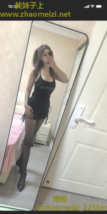 一米七长腿大奶少妇