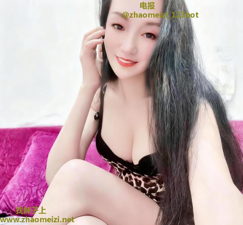 滨江肥臀骚妇美柒