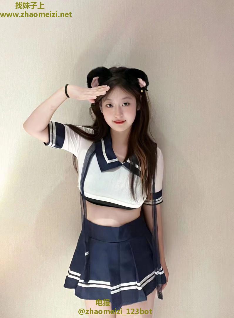 奶大粉红，性感熟女妹妹