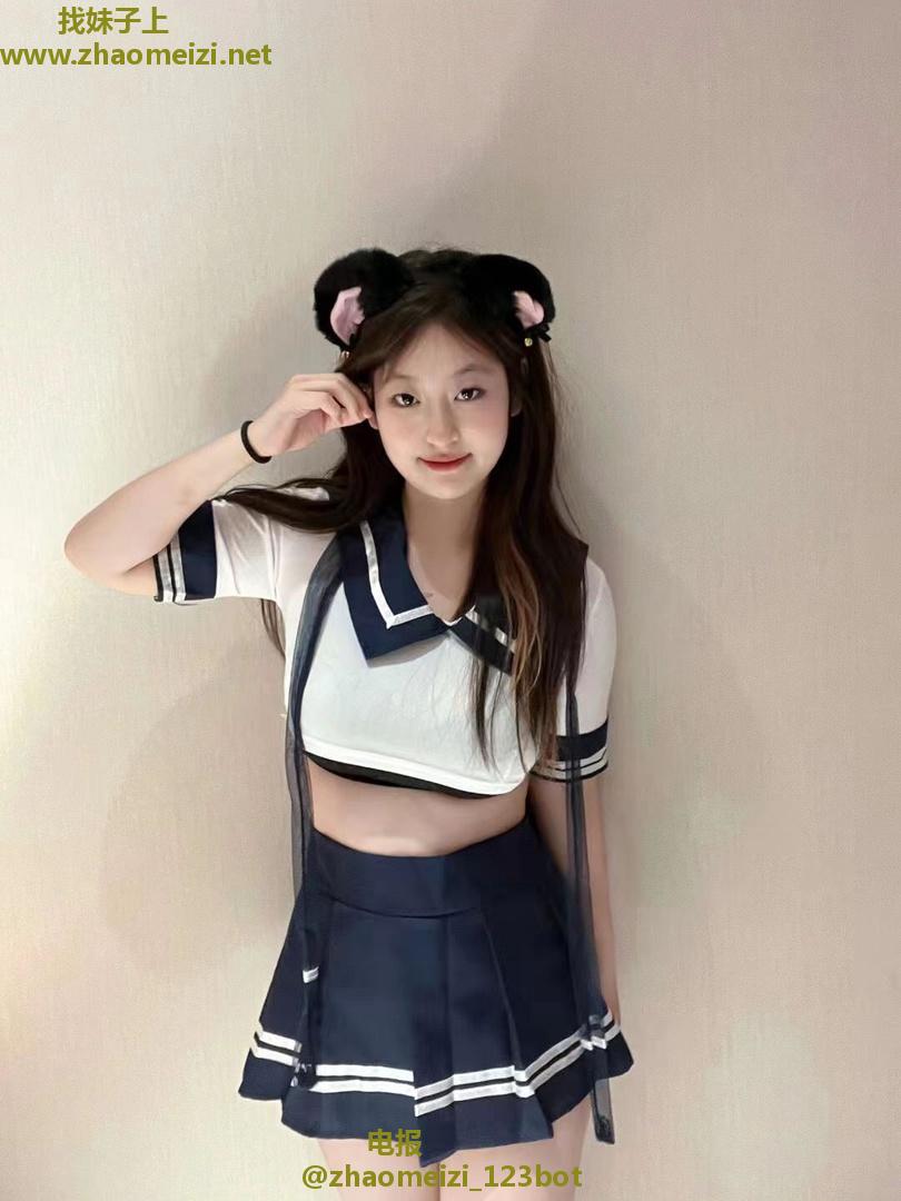 奶大粉红，性感熟女妹妹