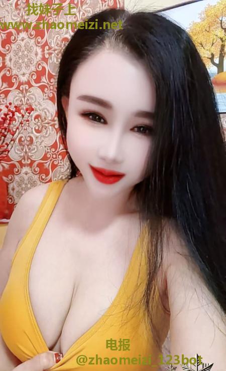 练瑜伽的小骚妇