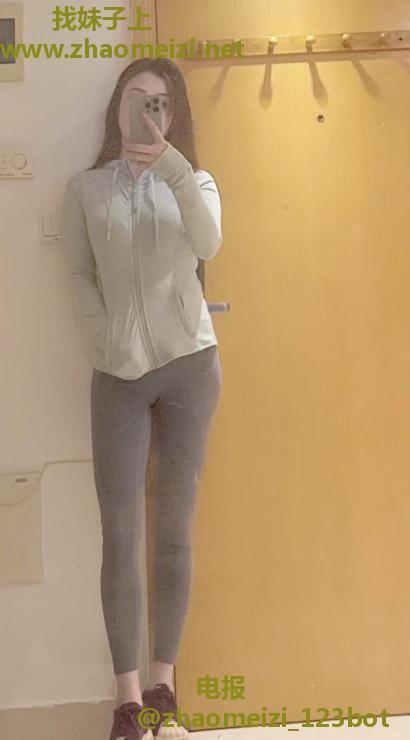 性感美腿依依