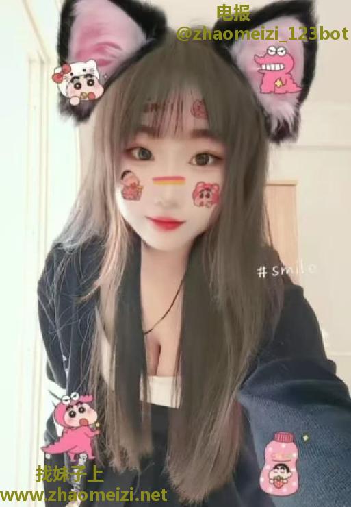 大胸翘臀小萝莉