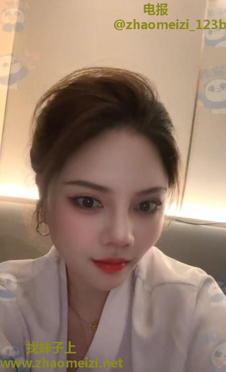 大胸美少妇