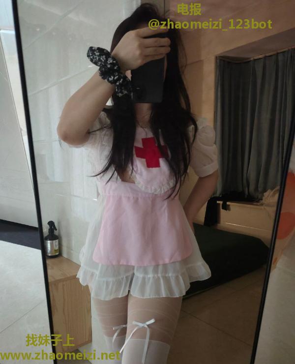 渝北制服大奶骚妹