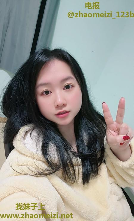 胖乎乎爱笑的小姐姐