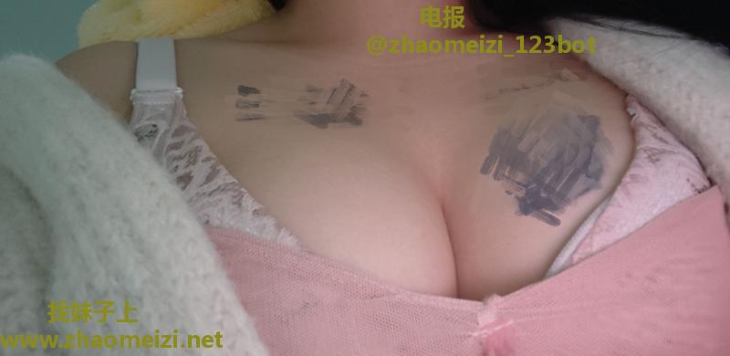 胖乎乎爱笑的小姐姐