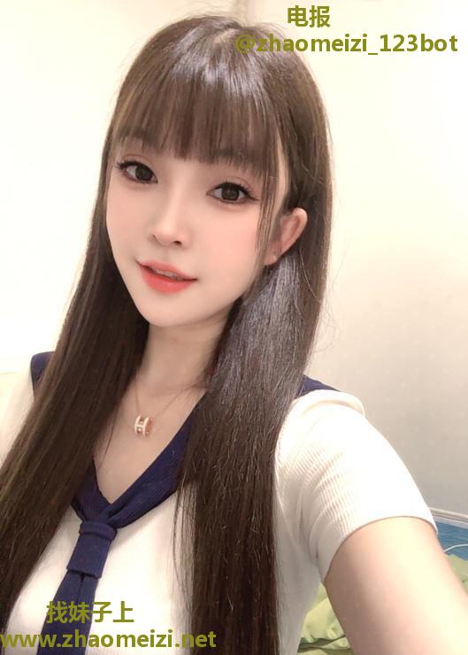 细腰大奶御姐李小璐