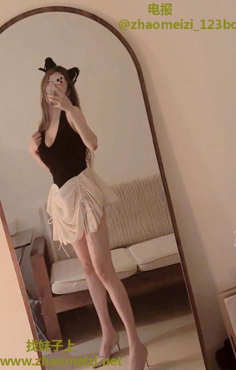 礼仪小姐姐