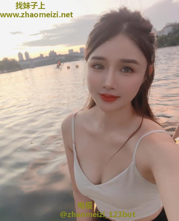 制服情趣小财迷