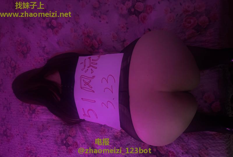 肉感大屁股少妇