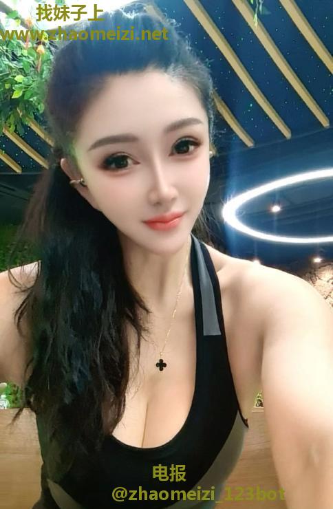 大胸翘臀御姐