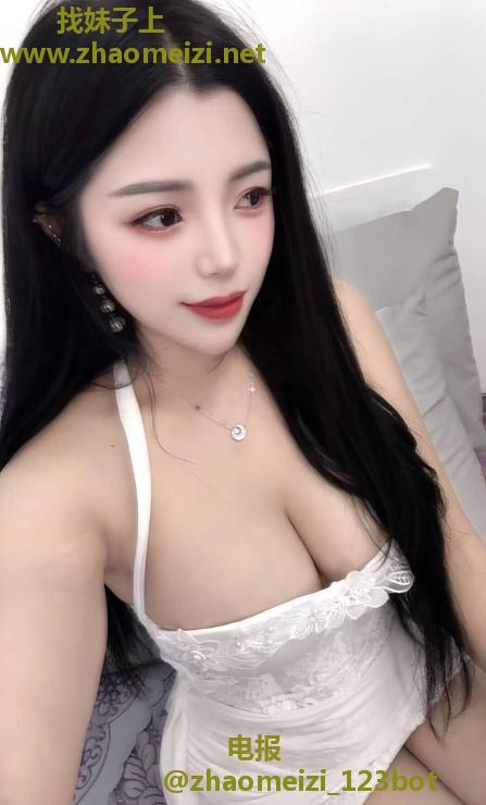 丰满美乳心怡
