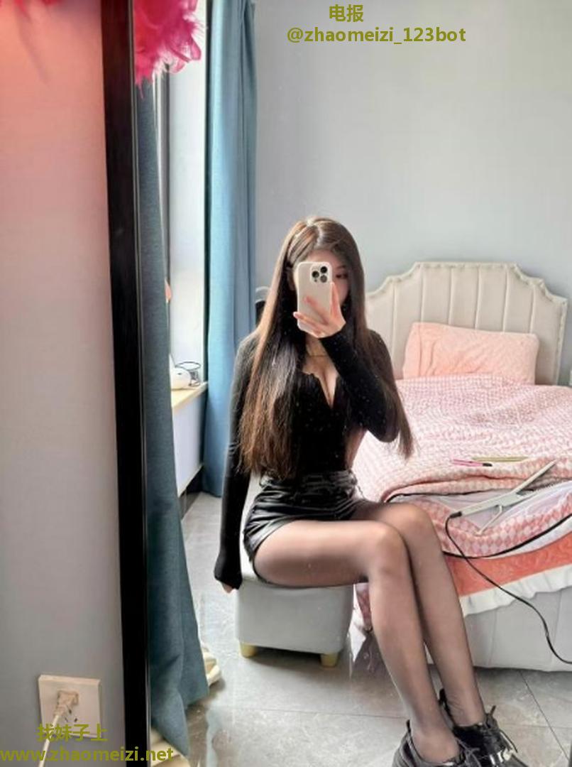 性感骚女嫩鲍紧致服务好