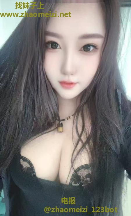 丰满大胸少妇