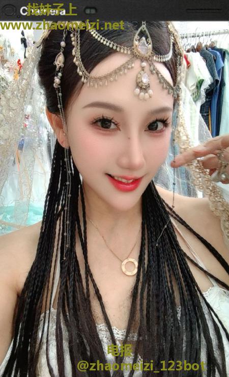 泉山舌吻骚御姐