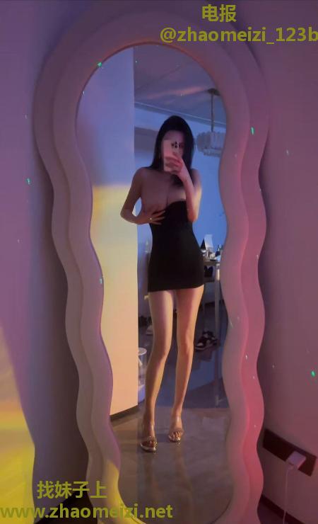 上城性感长腿温妮