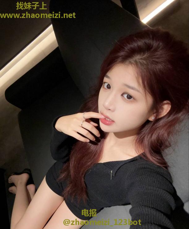 肤白貌美颜值长腿老师