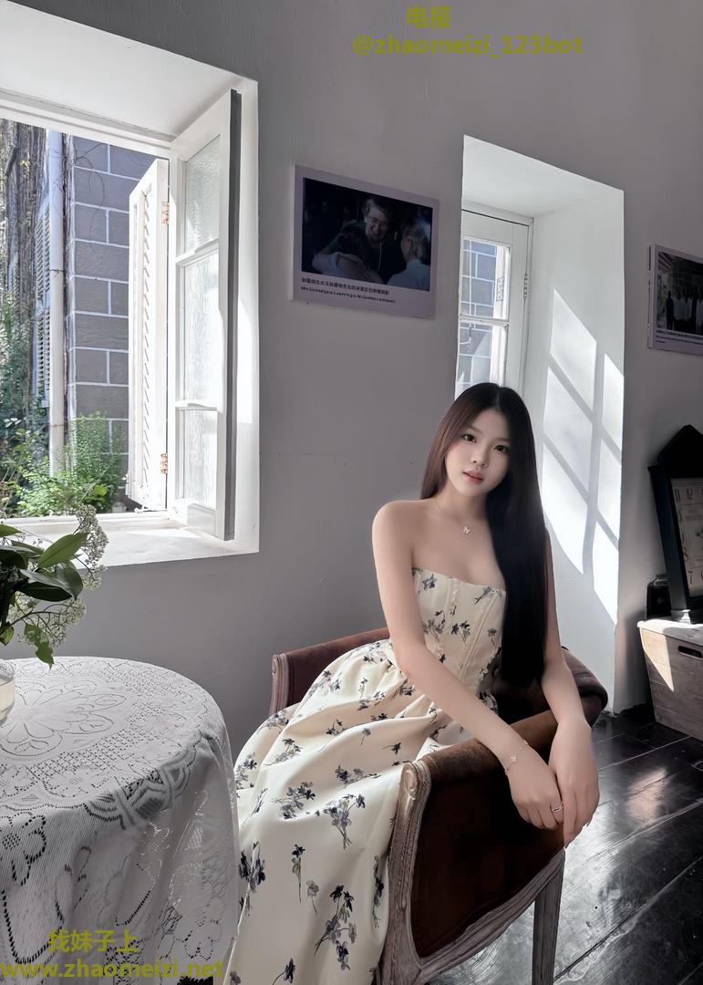 激情丰满白虎兼职小妹