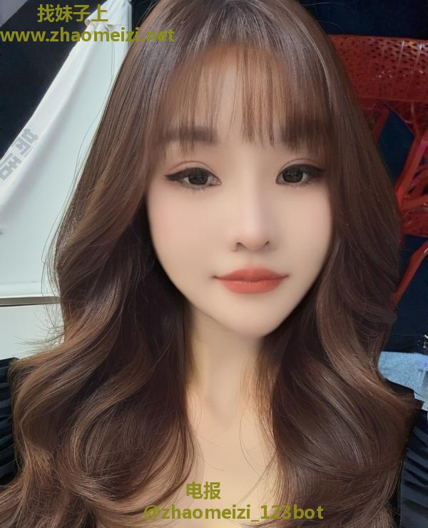 丰满水多小嫩妹