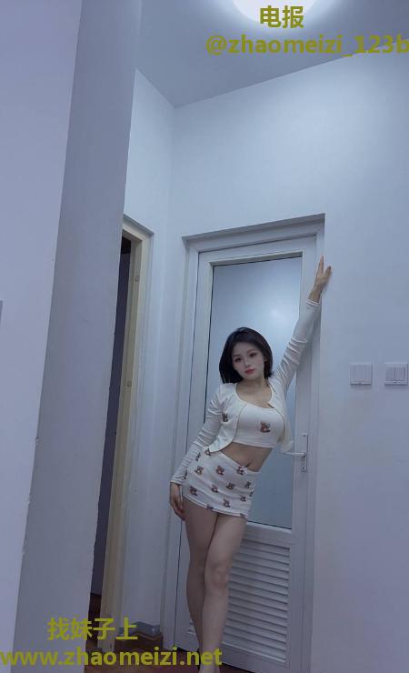 天河翘臀御姐小鱼