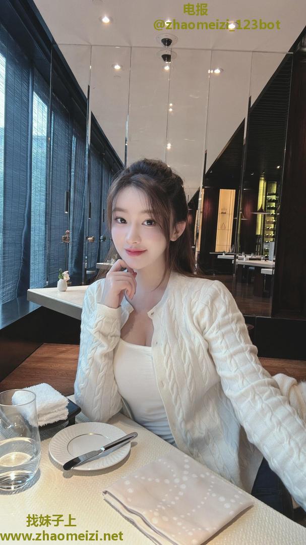 粉嫩敏感易高潮性感小妹