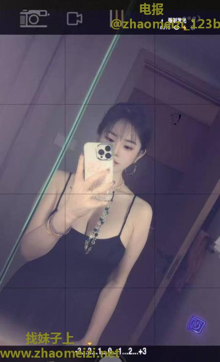 尹山湖骚穴御姐