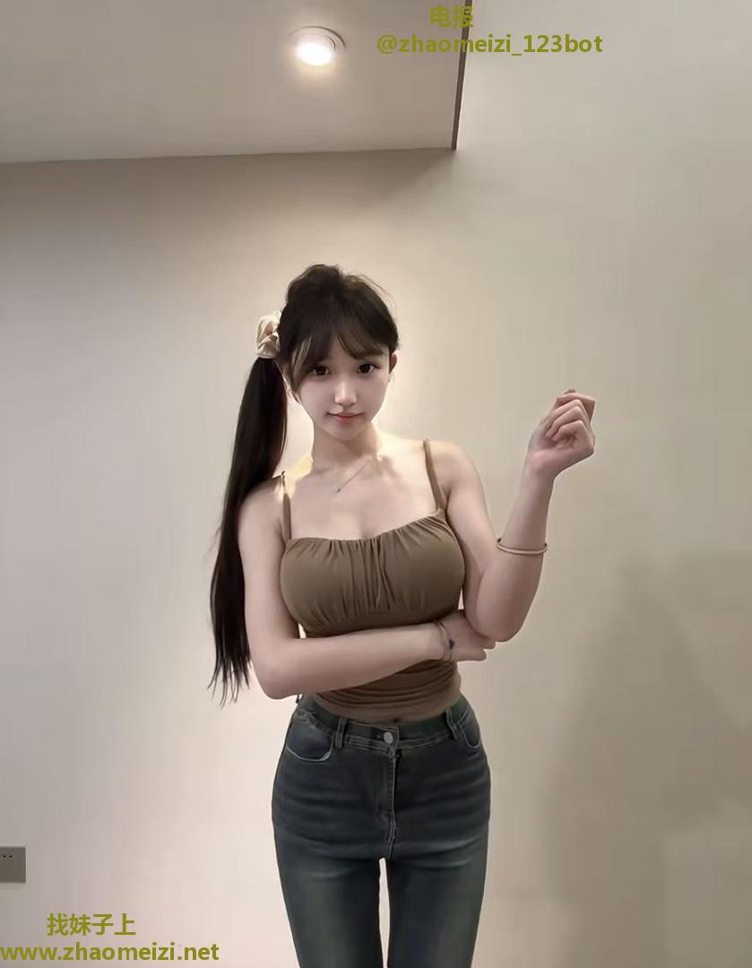 亲测童颜巨乳妹子水多