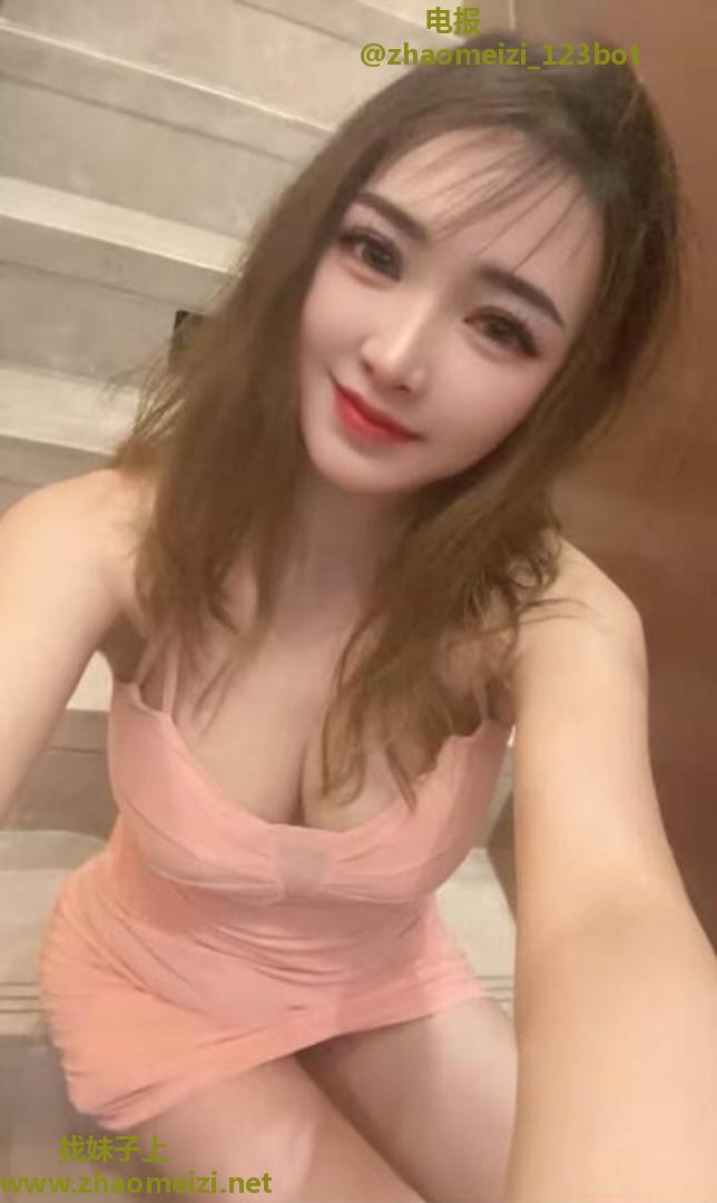 性感S型美女瑜伽教练