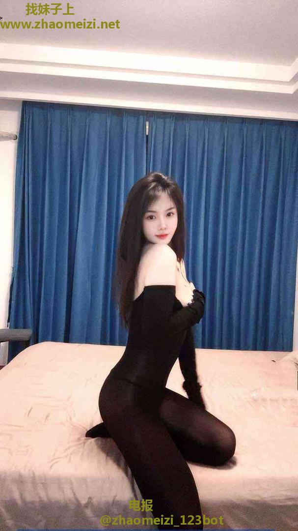 深喉骚妇很会玩