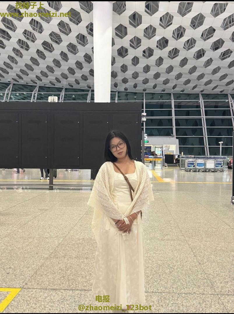 大奶丰满妹子