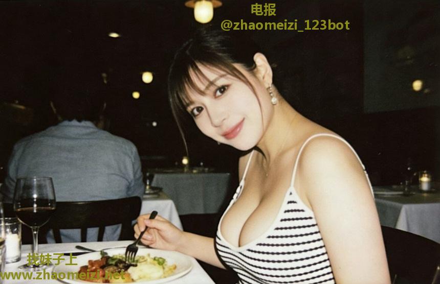 三通Sm拳交人妻母狗哺乳