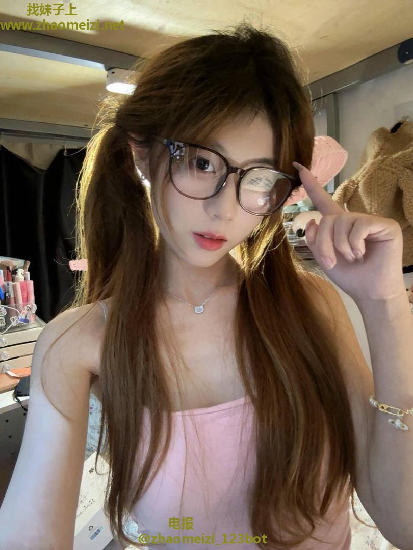 天河区身材好颜值嫩妹