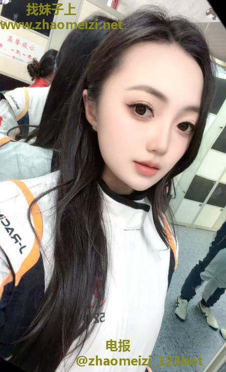 颜射口爆好身材嫩妹