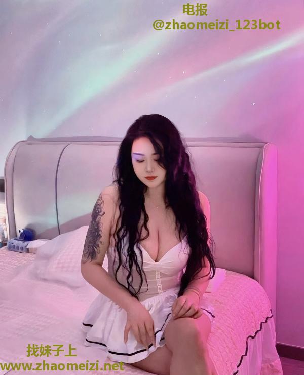 巨乳红唇性感贝贝