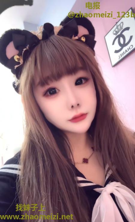 小巧玲珑甜妹妹