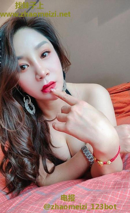 性感巨乳少妇红袖