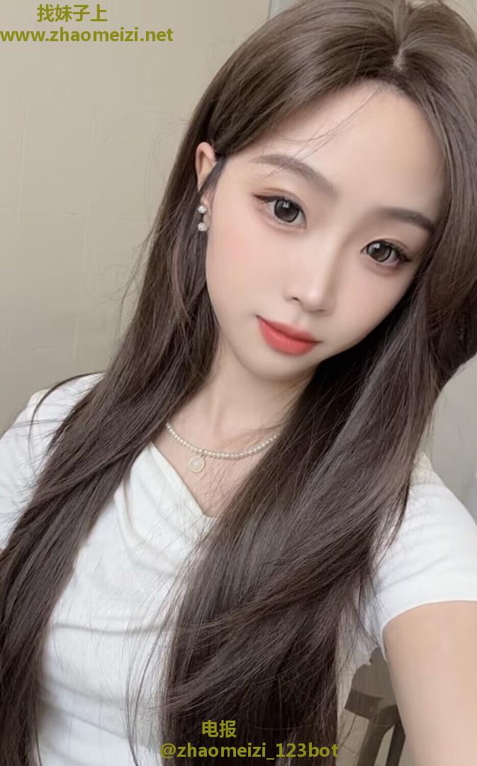 浦东长腿蜜桃臀妹子