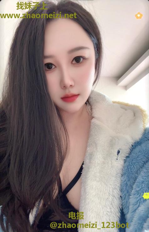 黑丝丰满小姐姐