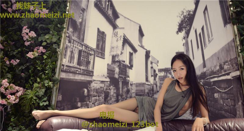 长腿苗条御姐莹莹