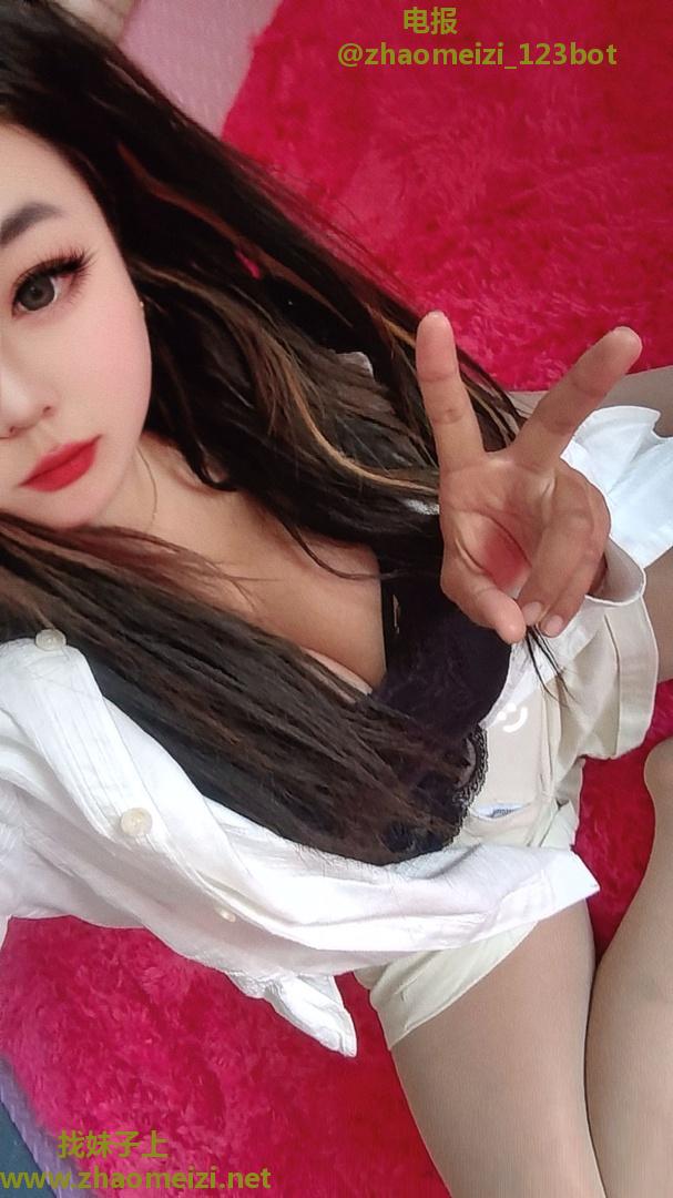 清纯粉鲍女大下海兼职