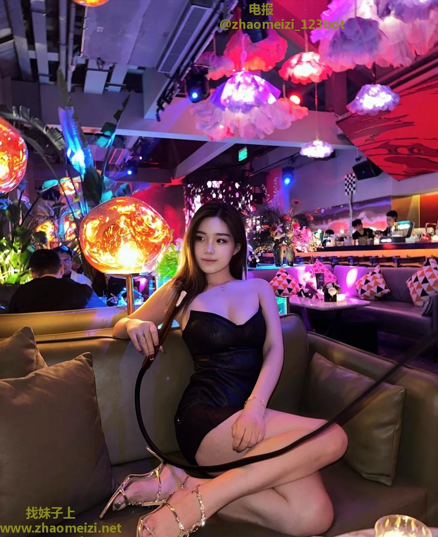 欲女小清新床上叫声淫荡