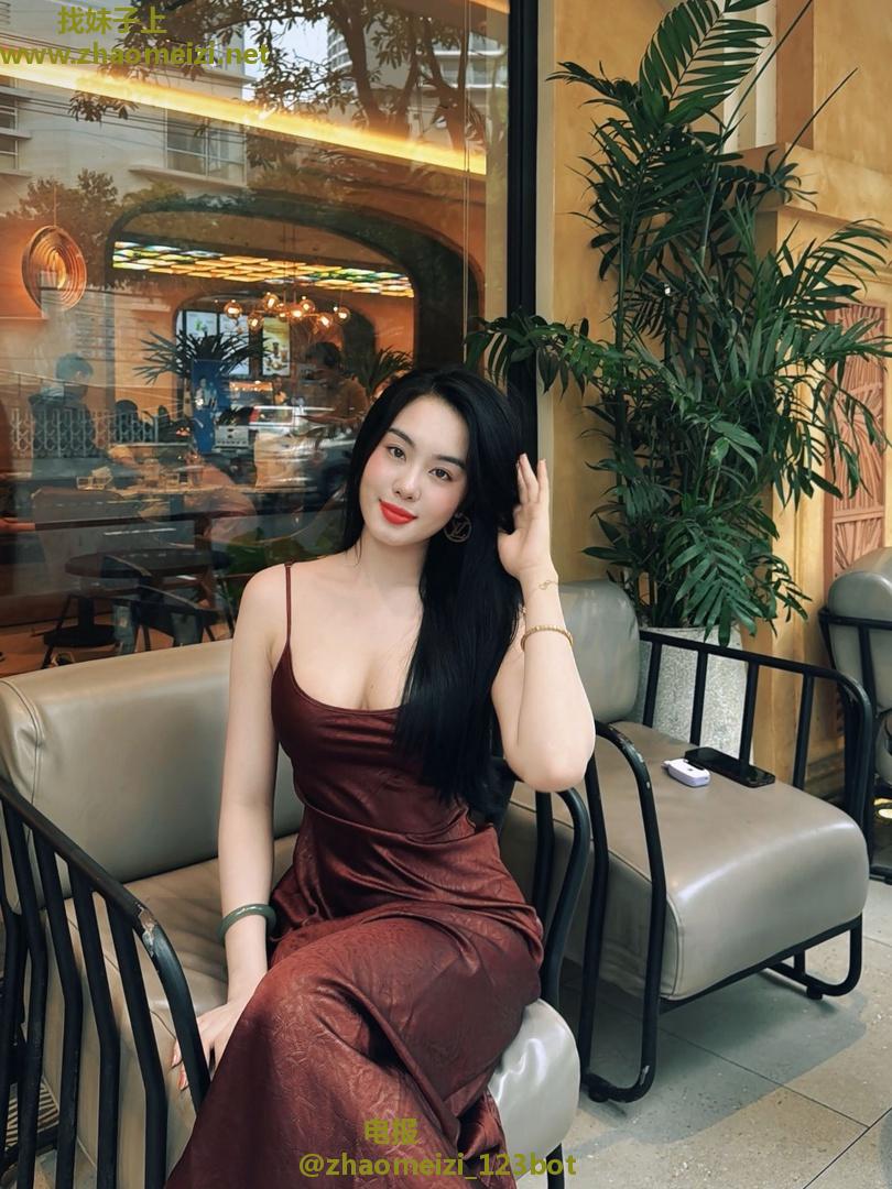 清纯粉鲍女大下海兼职